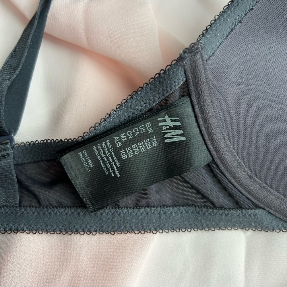 H&M Gray Lace with Delicate Lace Trim Underwire Padded Push Up Bra 32B - Picture 6 of 7